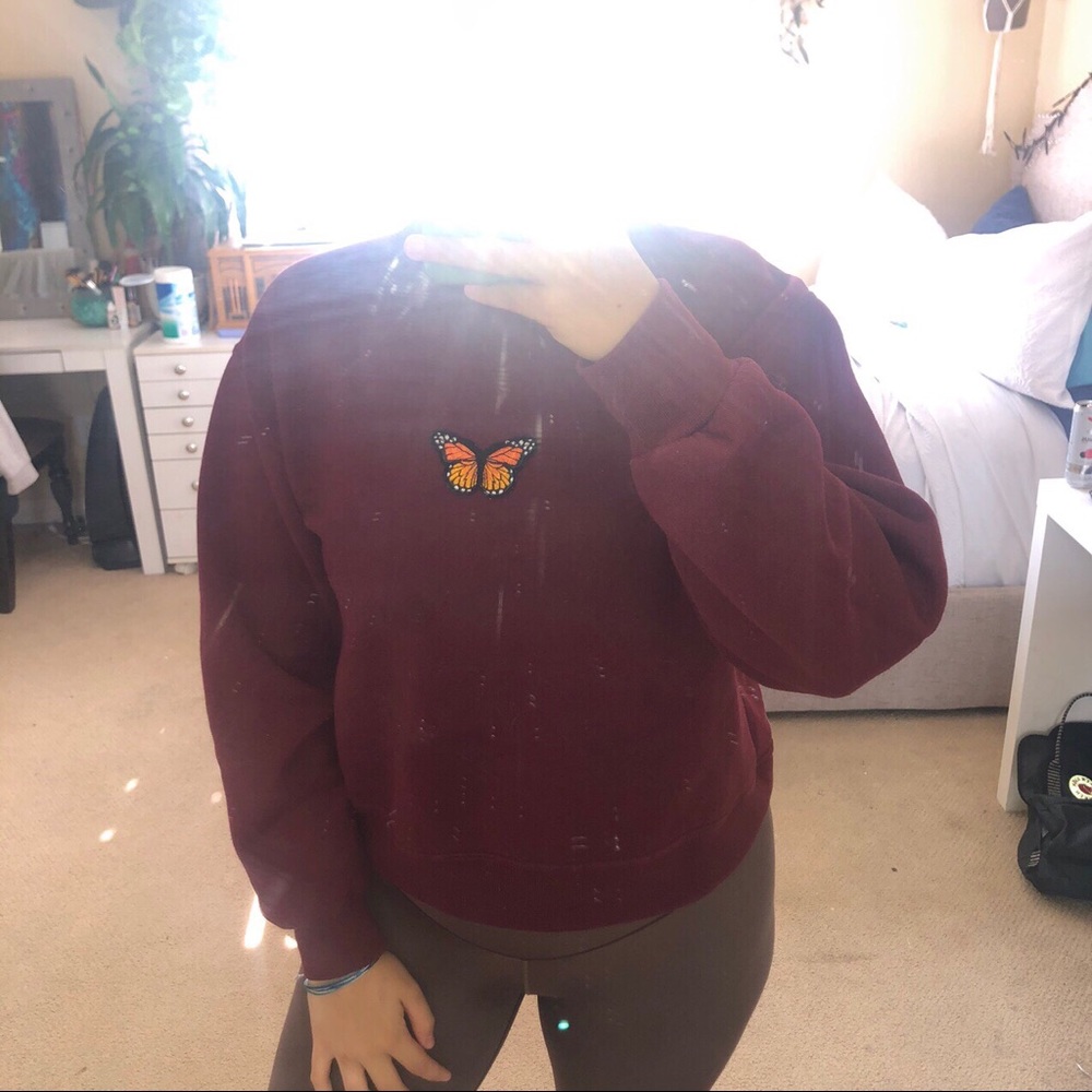 Butterfly crew neck